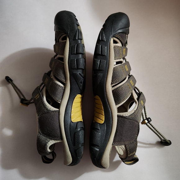 KEEN Newport H2 Sandals in Green Yellow - Picture 7 of 11